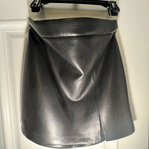 Aritzia Wilfred Patio skirt